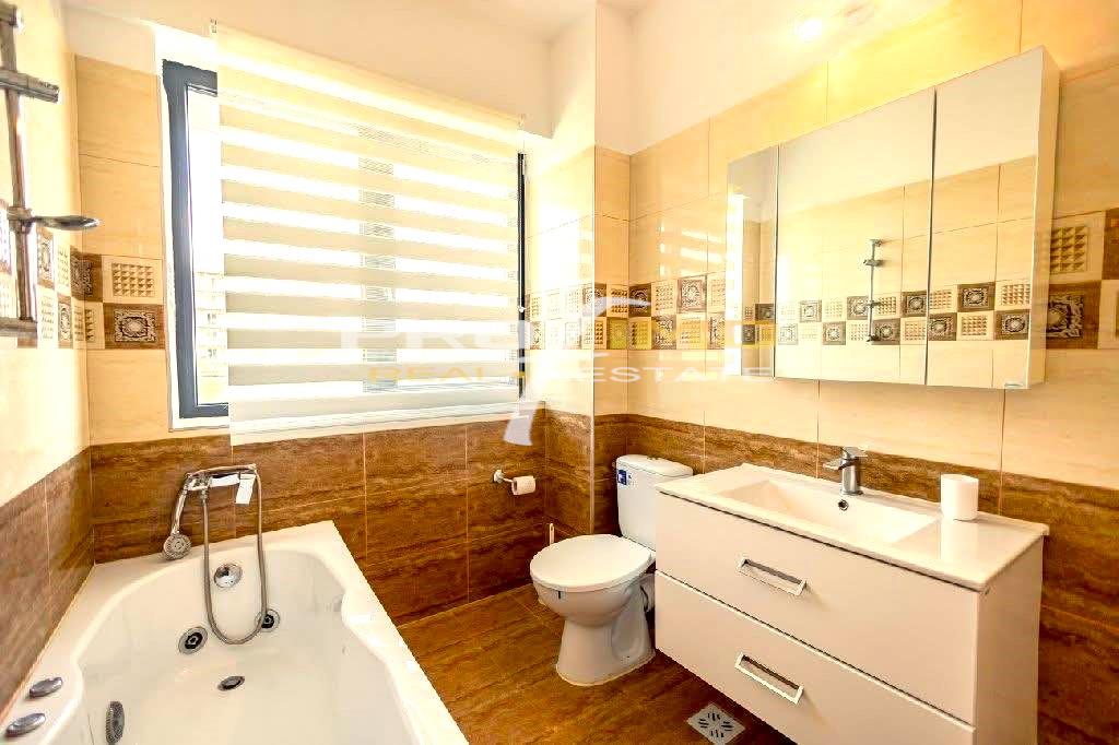 Statiunea Mamaia  Apartament 2 camere Cu vedere partiala la Mare si Lac