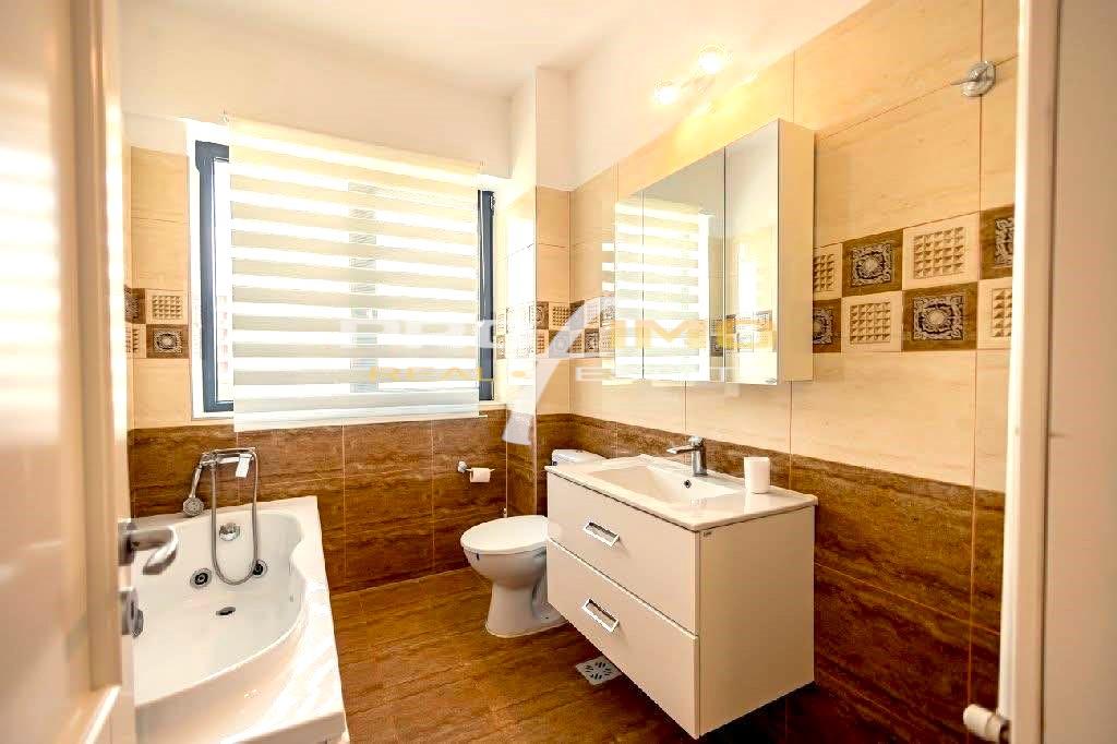 Statiunea Mamaia  Apartament 2 camere Cu vedere partiala la Mare si Lac