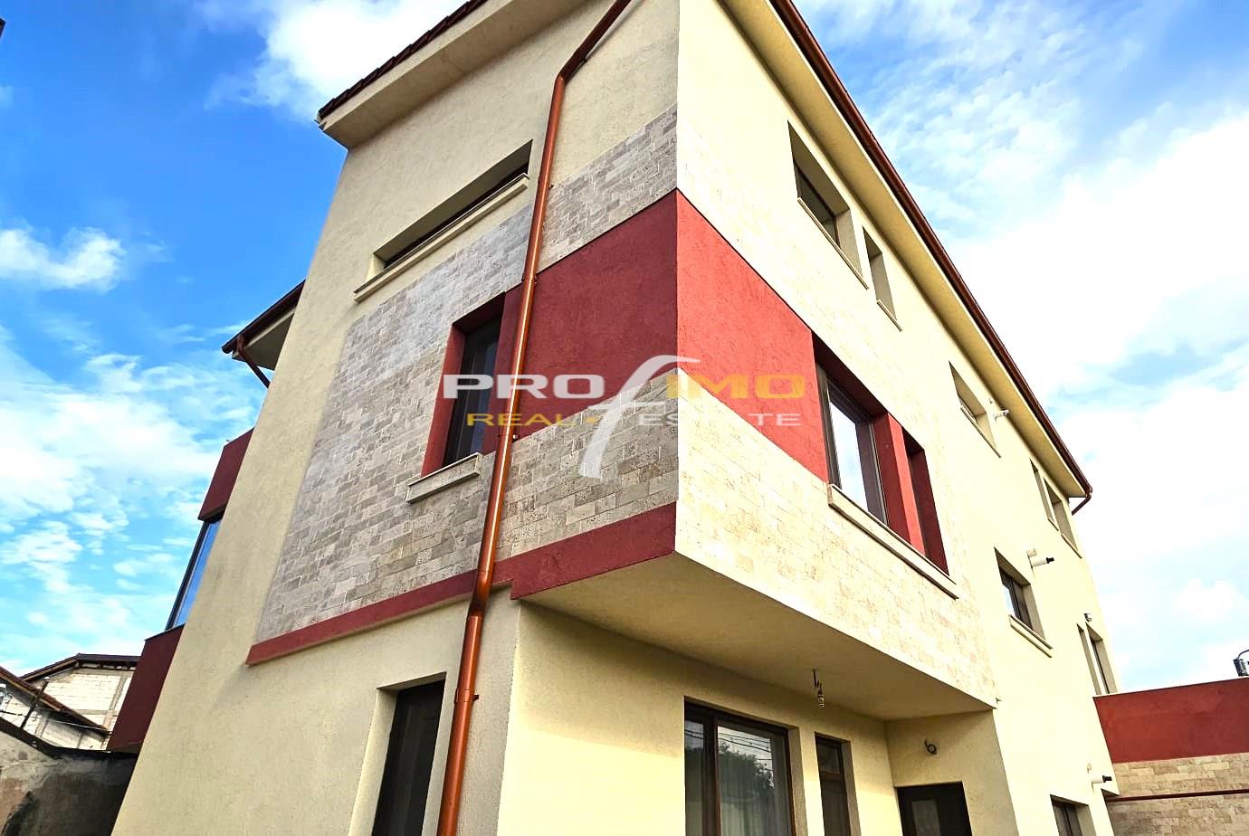 Apartament 3 camere intr o vila P+2E cu cate un apartament pe etaj