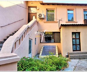 Ultracentral - Lic.Pedagogic - Apartament 2 camere, parter,  curte comuna