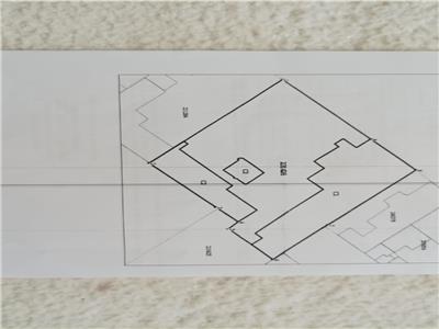 Centru - teren  672 mp liber de constructii