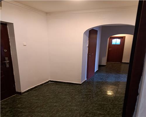 Tomis Nord apartament 3 camere decomandat, parter